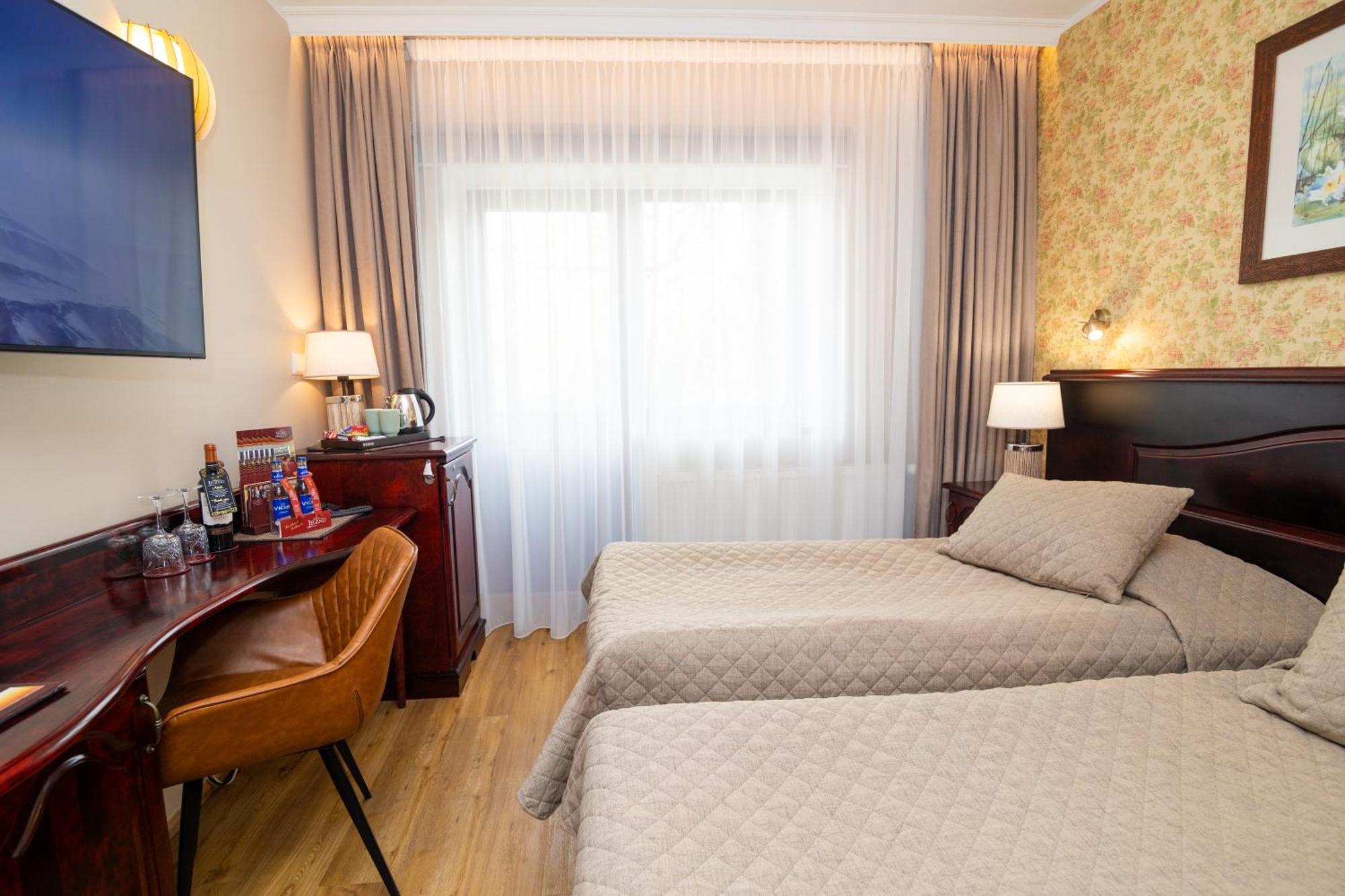 Hotel Legend Pärnu Esterno foto