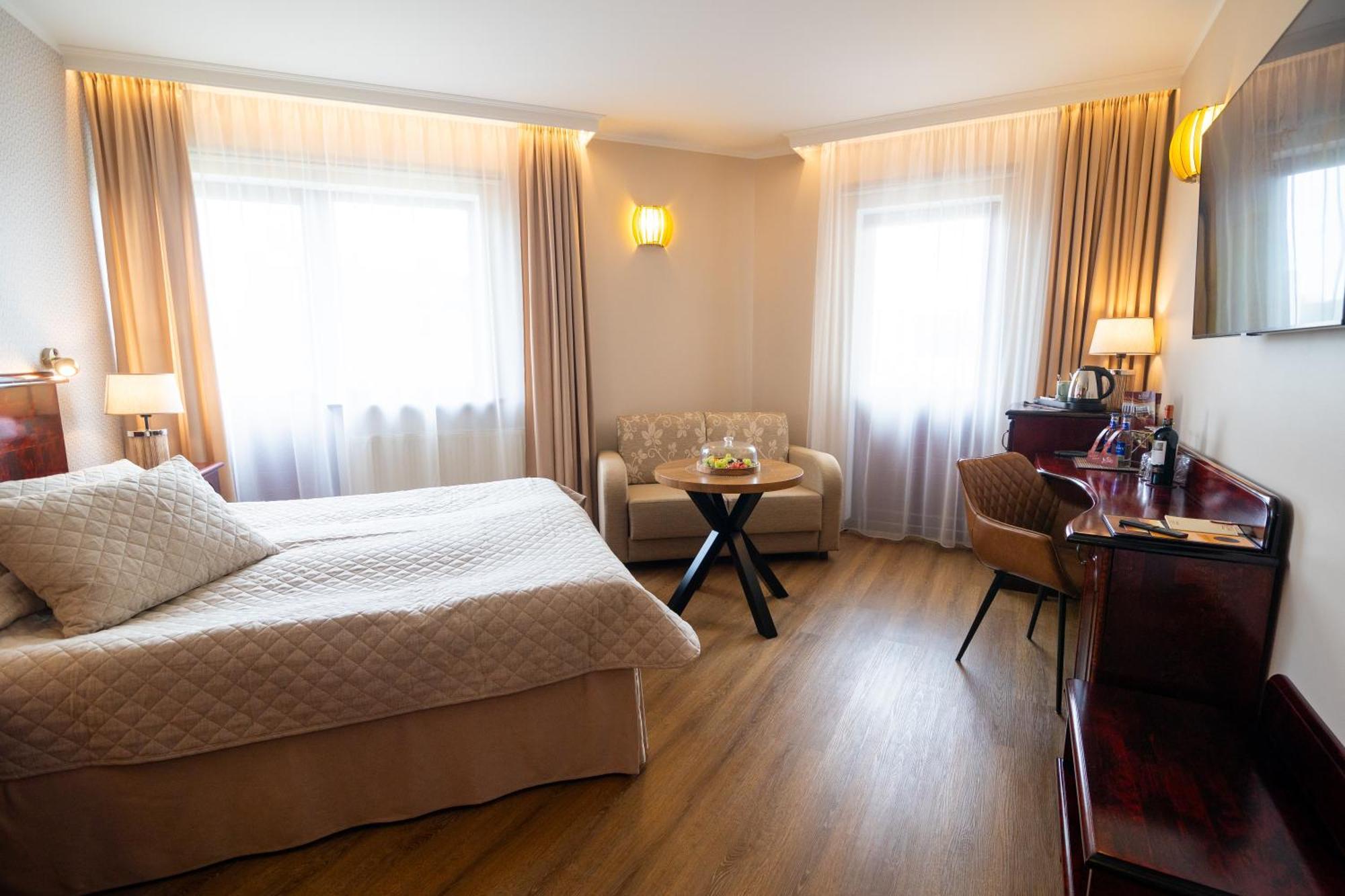 Hotel Legend Pärnu Esterno foto