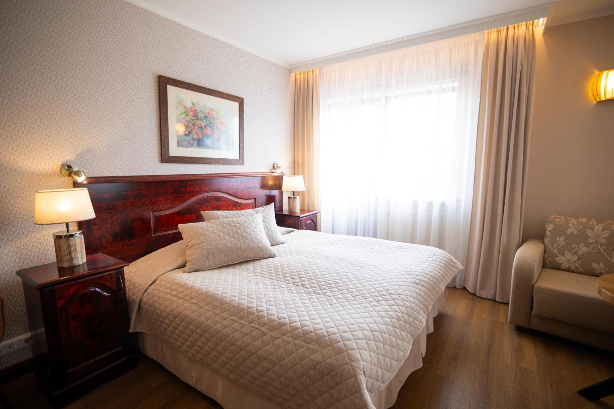 Hotel Legend Pärnu Esterno foto