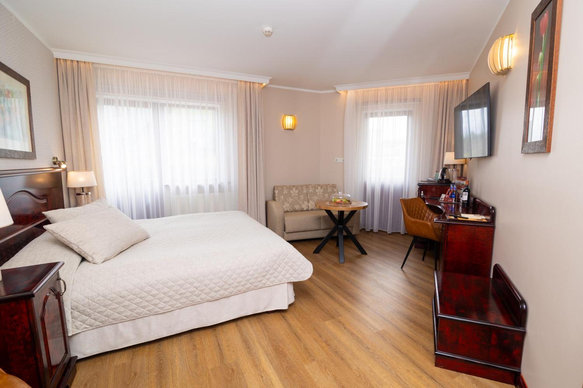 Hotel Legend Pärnu Esterno foto