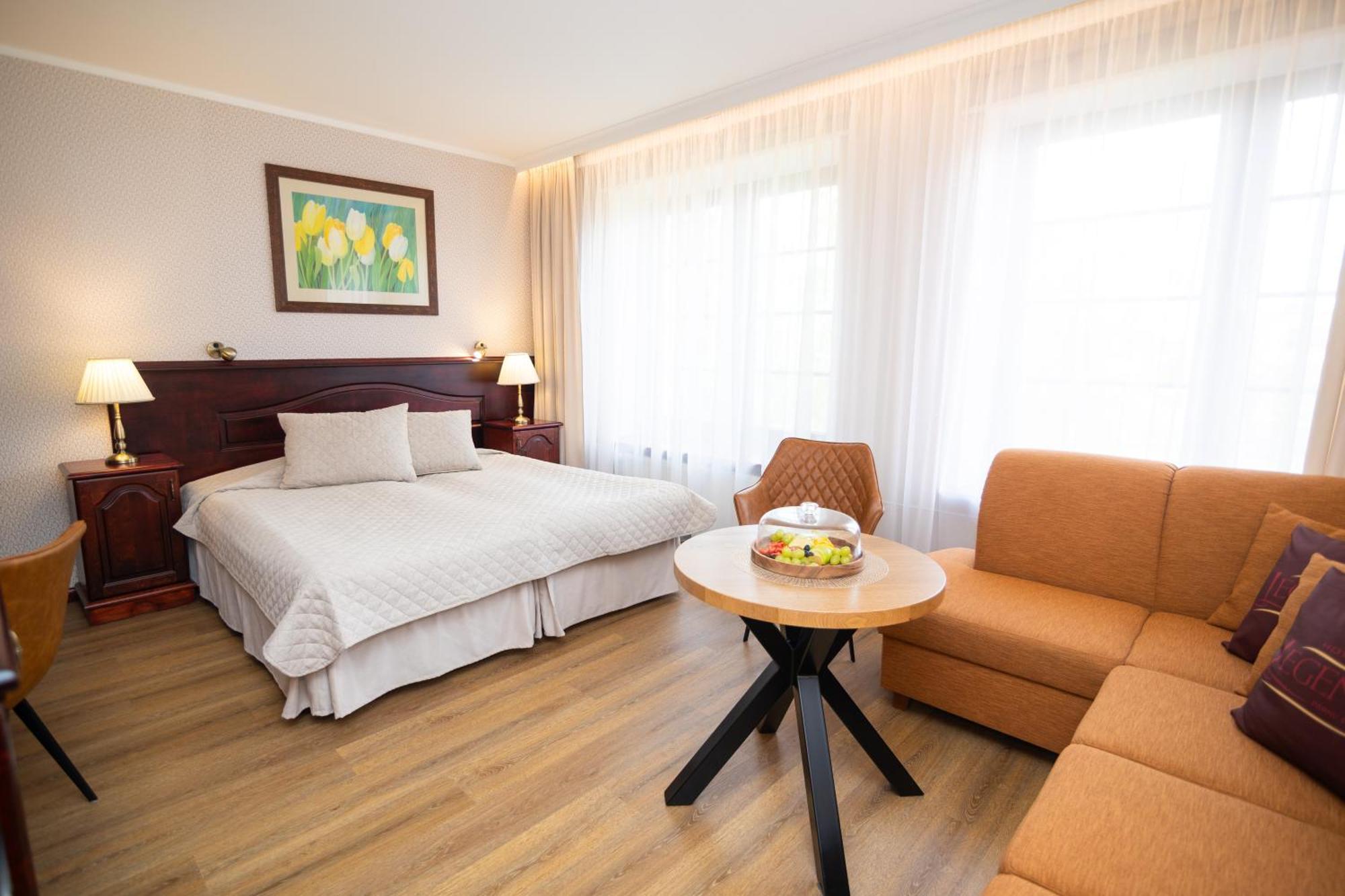 Hotel Legend Pärnu Esterno foto