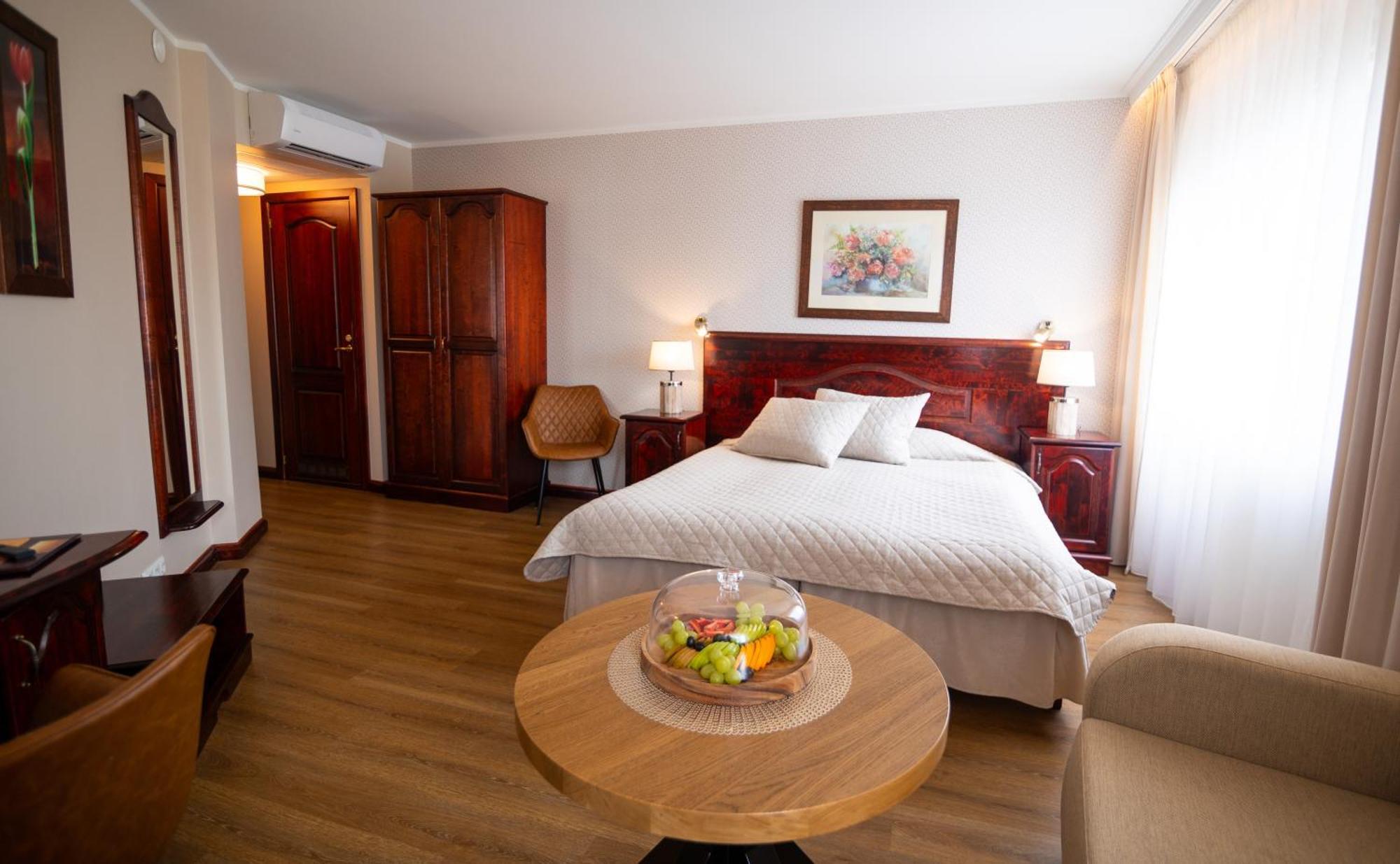 Hotel Legend Pärnu Esterno foto